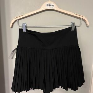 Aritzia Black Cheeky Score Skirt